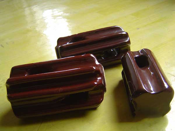 Strain insulator